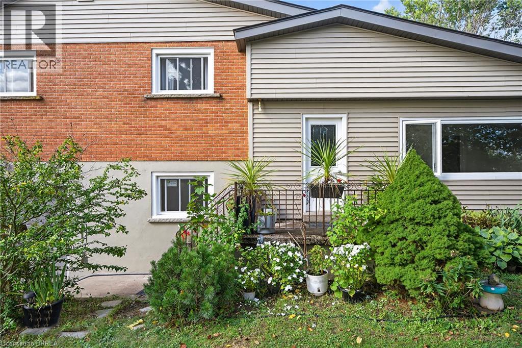 Photo 2 of 312 Old Guelph Rd.